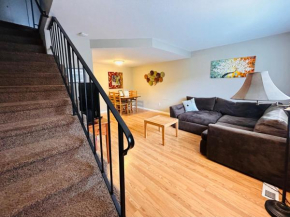 Luxe on Penn Family Friendly, Toddler amenities, baby proof with baby gate, toys, bath toys, cups and plates, Separate Workstation with Desk and Monitor, located in desirable SE Boise next to the Gree